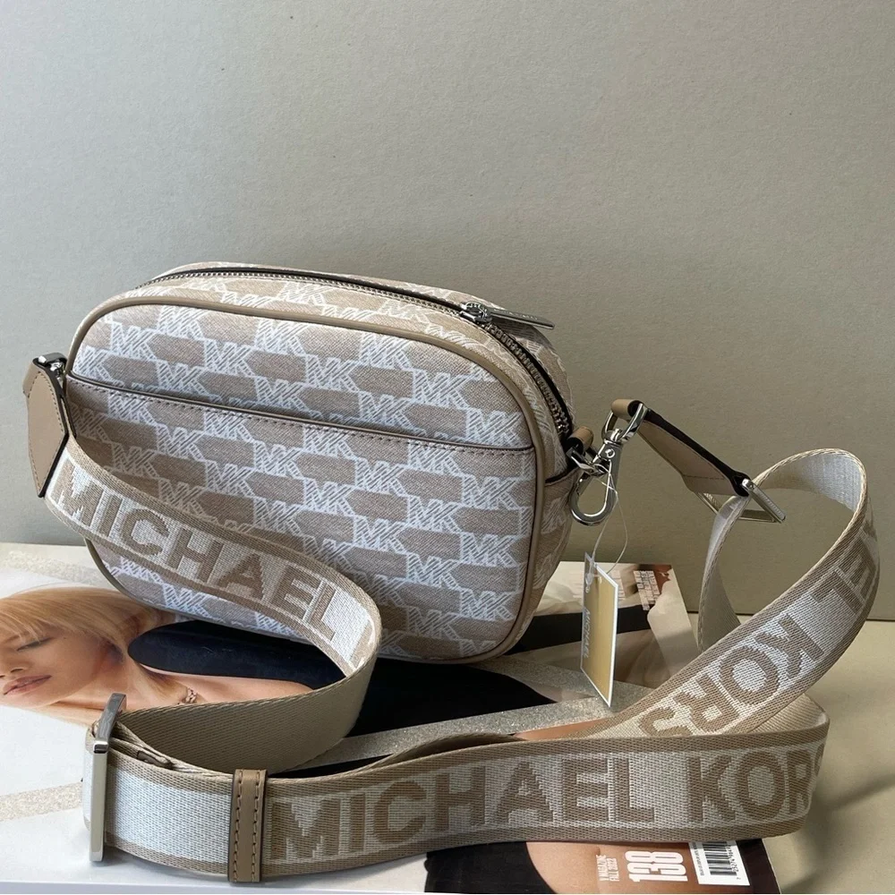 (new+tag) Michael Kors jet set travel oval camera crossbody color camel khaki